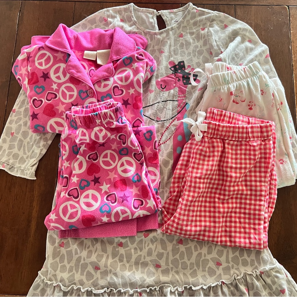Bundle of girl’s sleepwear Size 5-6